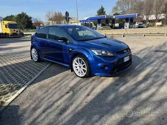 Usata Ford Focus RS 305 CV (224 kW) 2009 Blu Berlina