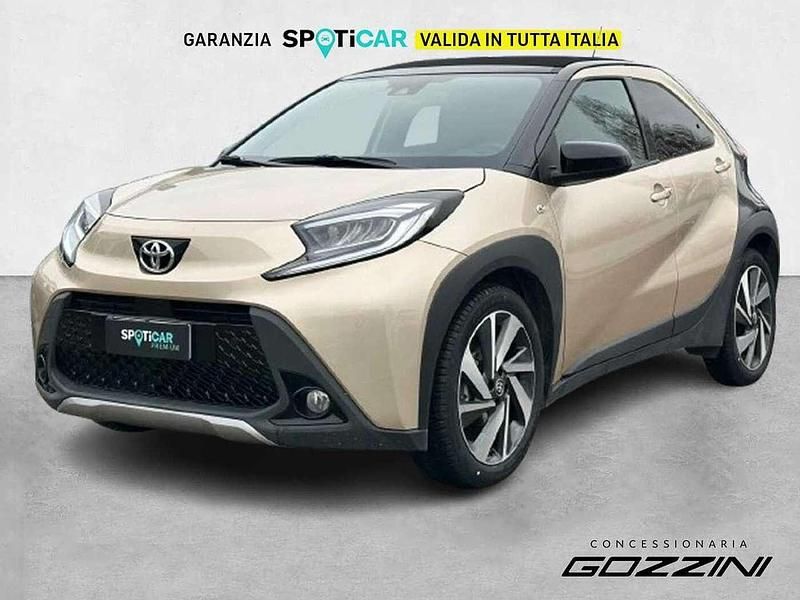 Ginger beige/black Usata 2022 Toyota Aygo X Lounge SUV | 16.900 € (Buon prezzo) - Immagine 1/4