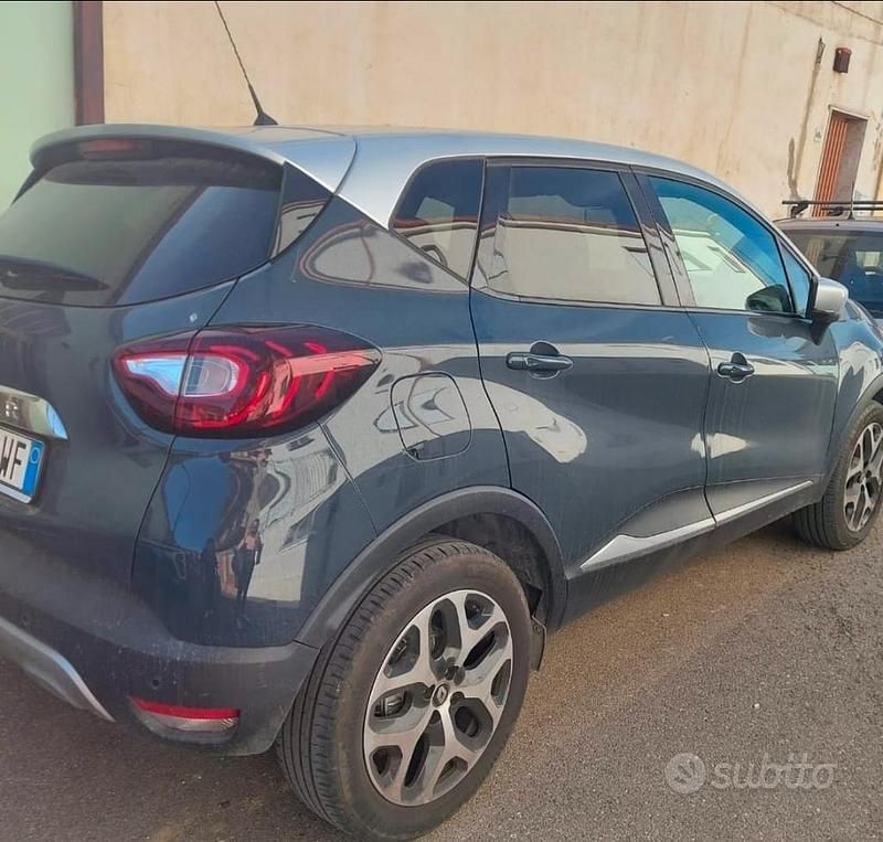 Usata Renault Captur 90 CV (66 kW) 2019 Blu SUV