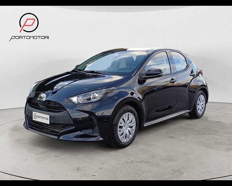 Usata Toyota Yaris Hybrid Active 92 CV (67 kW) 2025 Nero Utilitaria