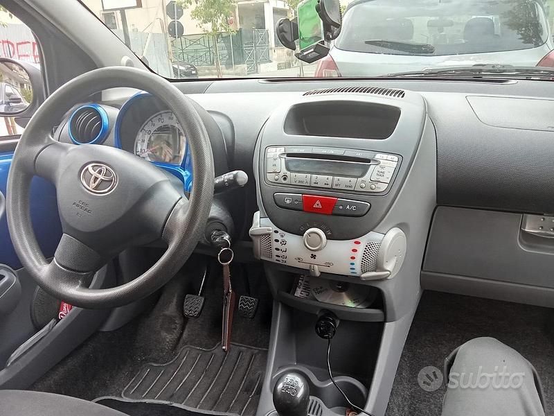 Begagnad Toyota Aygo 68 HK (50 kW) 2009 Blå Halvkombi