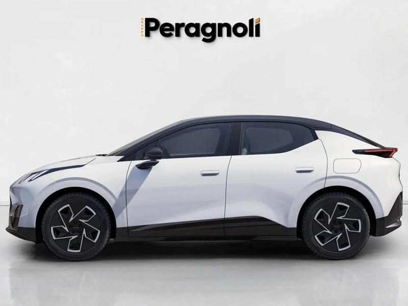 Nuova Lynk & Co 02 272 CV (200 kW) 2025 Bianco Berlina