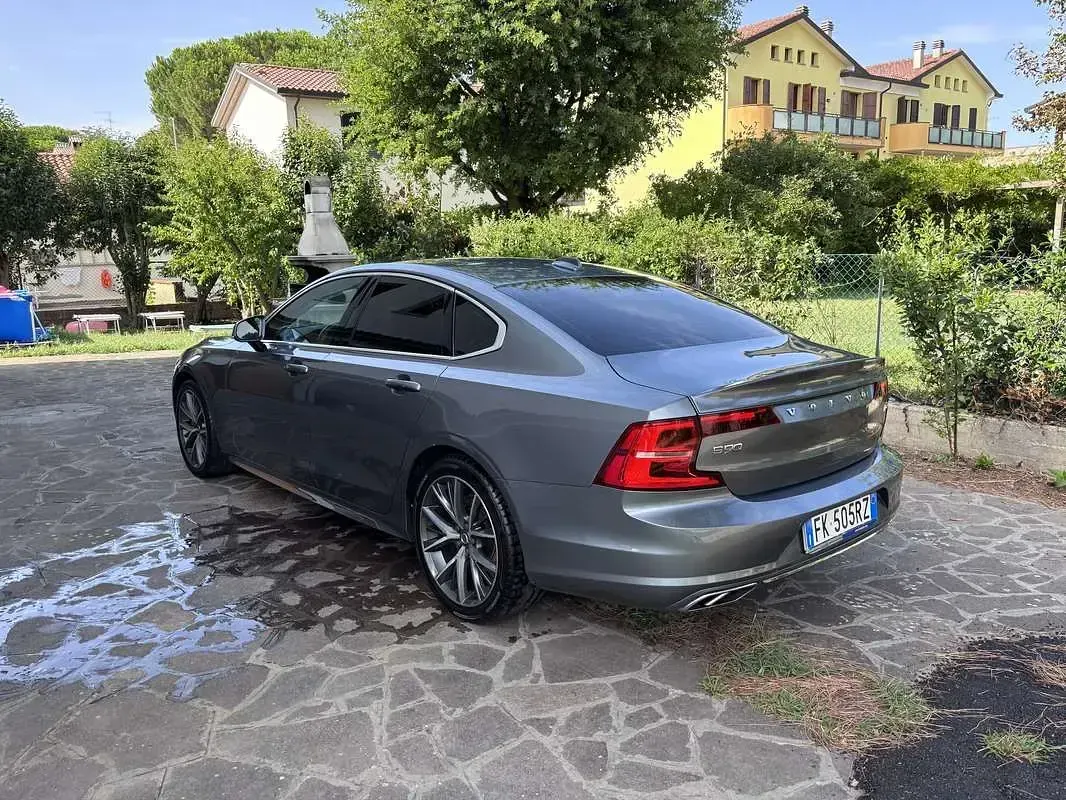 Usata Volvo S90 Business Edition 190 CV (139 kW) 2017 Grigio Berlina