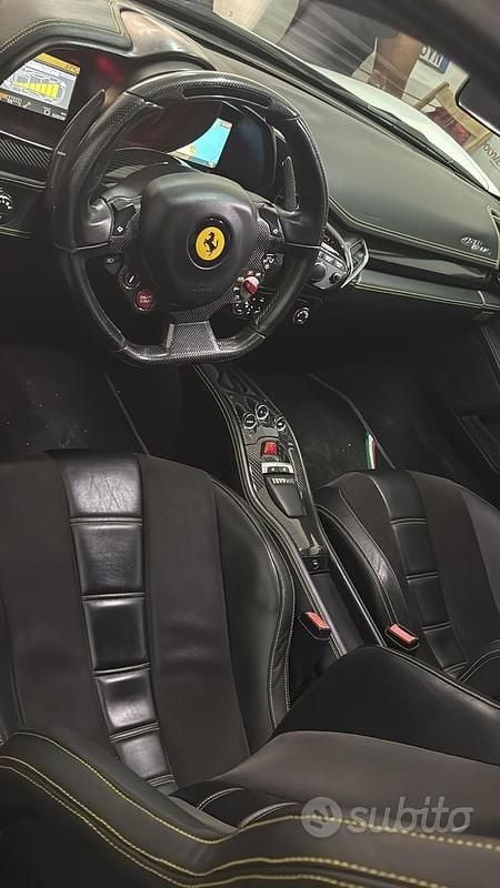 Usata Ferrari 458 566 CV (416 kW) 2011 Nero Coupé