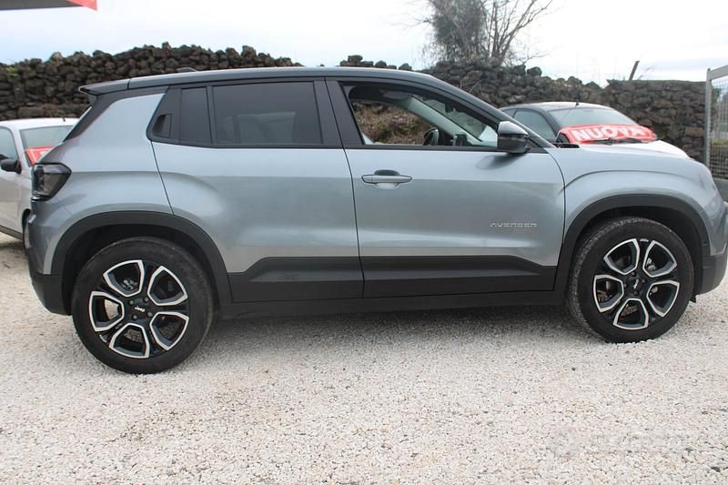 Usata Jeep Avenger Summit 100 CV (73 kW) 2023 Grigio SUV