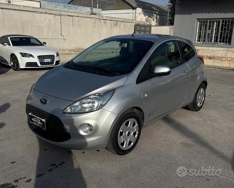 Usata Ford Ka 69 CV (50 kW) 2016 Grigio Berlina