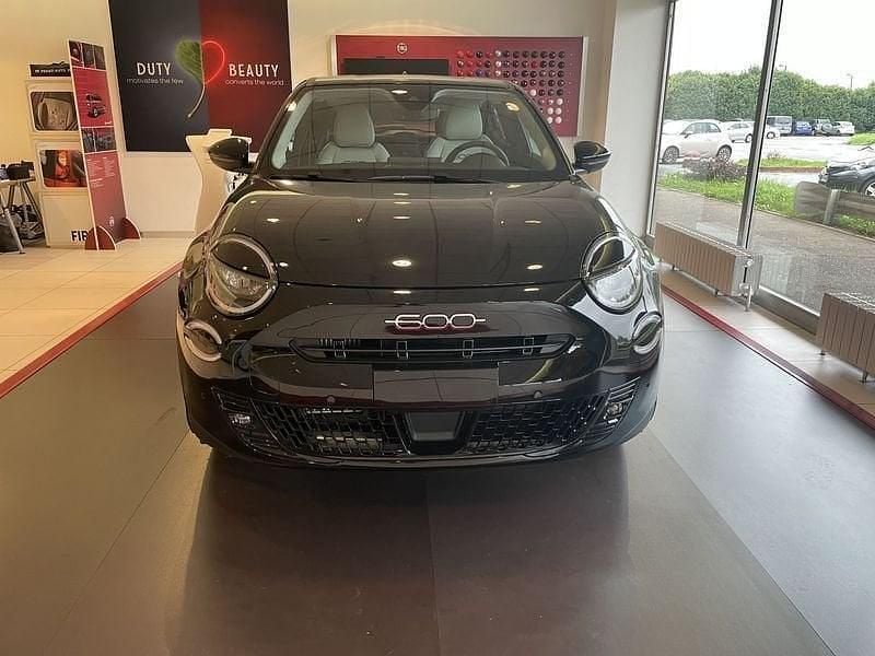 Nuova Fiat 600 100 CV (73 kW) 2025 Multicolore SUV