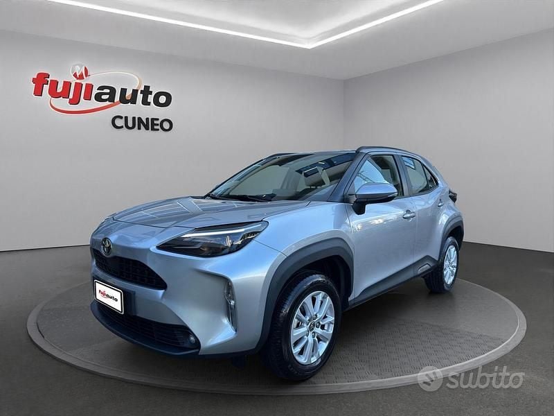 Usata Toyota Yaris Cross Active 116 CV (85 kW) 2025 Grigio SUV