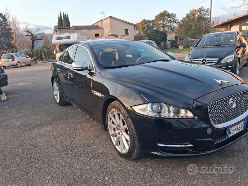 Usata Jaguar XJ 275 CV (202 kW) 2012 Nero Berlina
