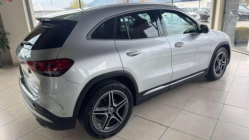 Usata Mercedes GLA200 Premium 150 CV (110 kW) 2021 Argento SUV