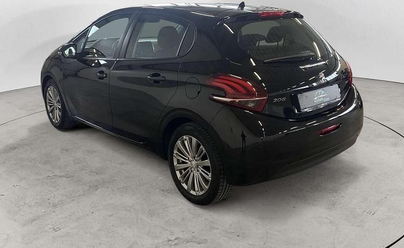 Usata Peugeot 208 Active 82 CV (60 kW) 2018 Nero Utilitaria