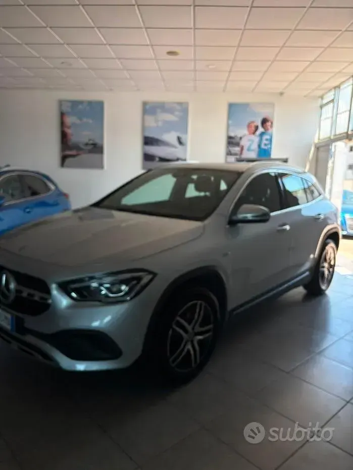 Usata Mercedes GLA200 150 CV (110 kW) 2023 Grigio SUV