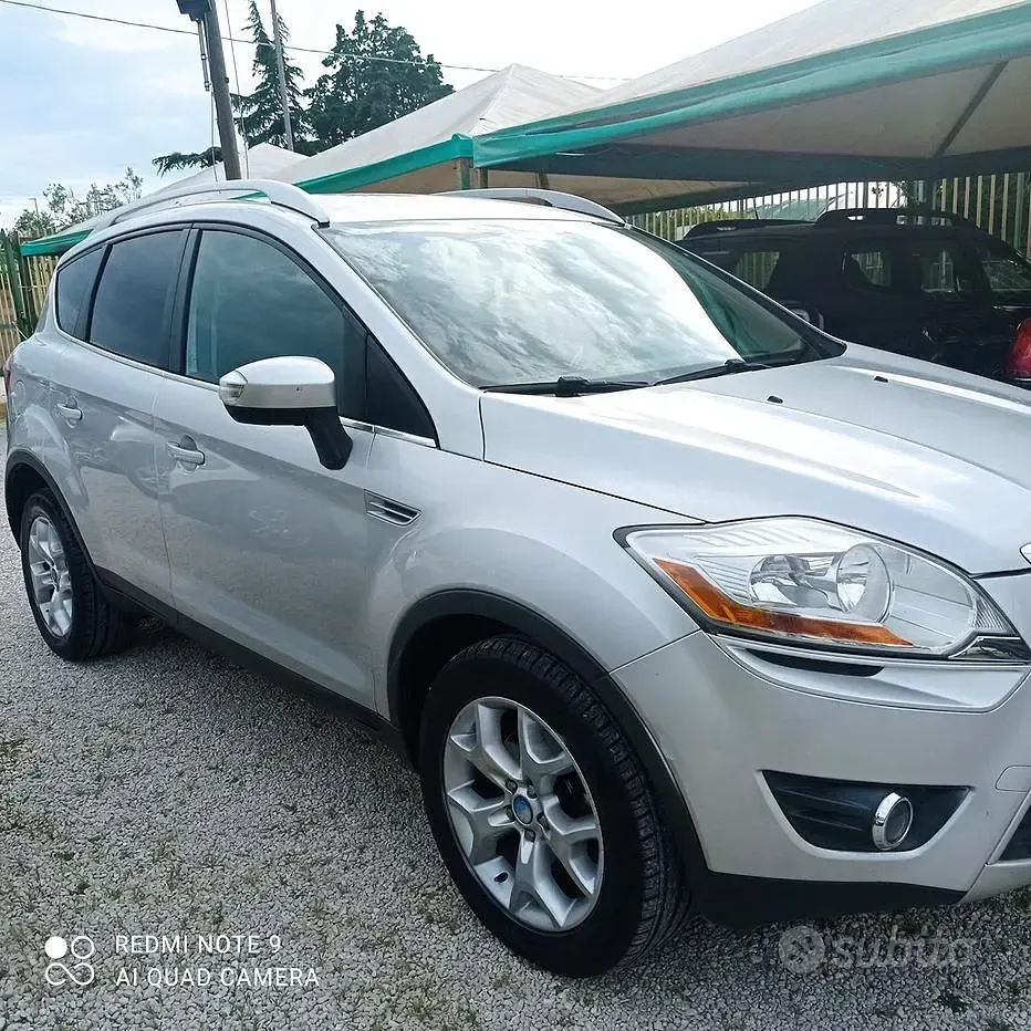 Usata Ford Kuga 140 CV (102 kW) 2012 Grigio SUV