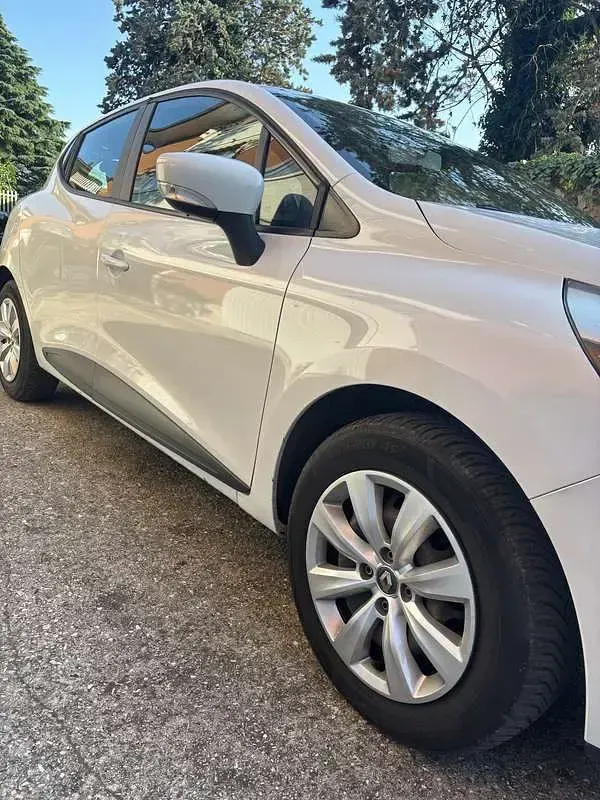 Usata Renault Clio IV 73 CV (53 kW) 2014 Berlina
