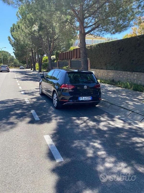 Usata VW Golf VII 99 CV (72 kW) 2018 Nero Utilitaria