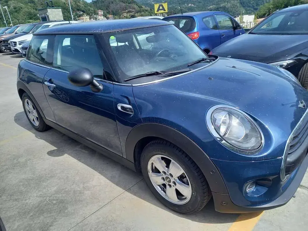 Usata Mini ONE 102 CV (75 kW) 2017 Blu/azzurro Utilitaria