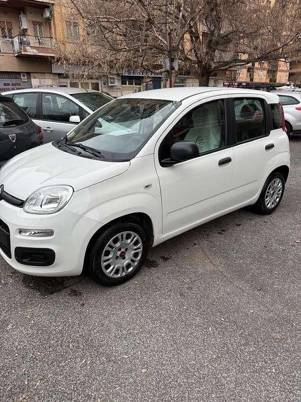 Usata Fiat Panda Lounge 69 CV (50 kW) 2015 Bianco Utilitaria