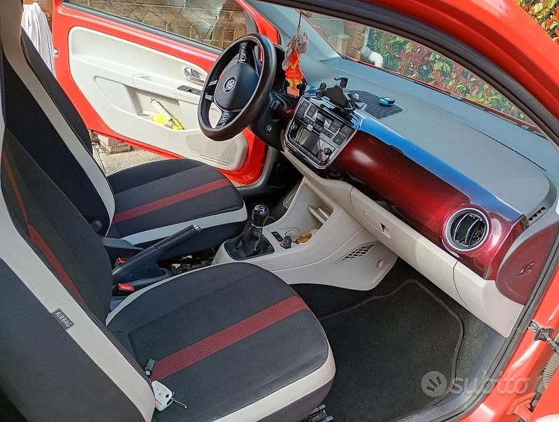 Usata VW up! 68 CV (50 kW) 2017 Rosso Utilitaria