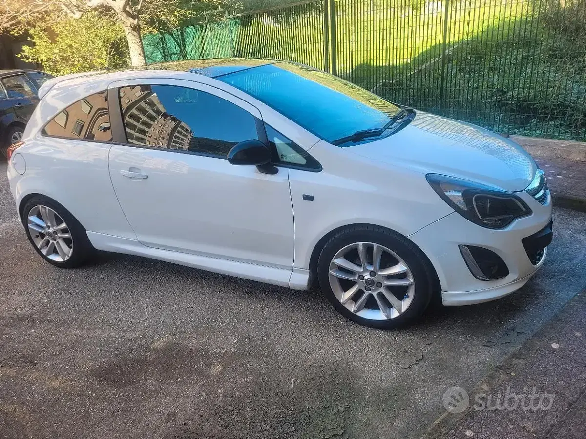 Usata Opel Corsa Sport 54 CV (39 kW) 2012 Utilitaria