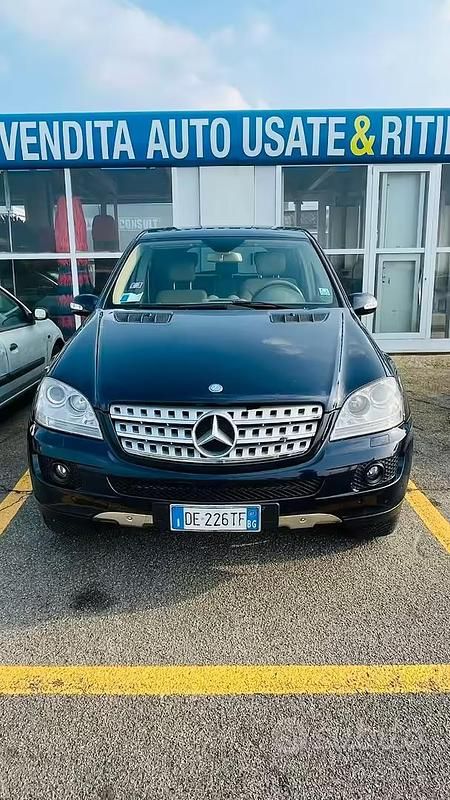 Usata Mercedes ML320 218 CV (160 kW) 2007 Blu SUV