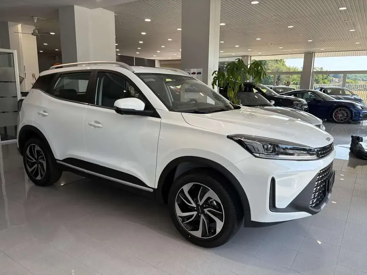 Nuova EMC SEI 147 CV (108 kW) 2025 Bianco SUV