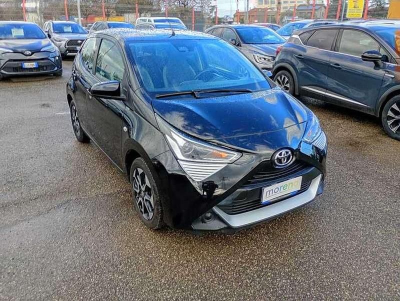 Usata Toyota Aygo 72 CV (52 kW) 2021 Nero Utilitaria