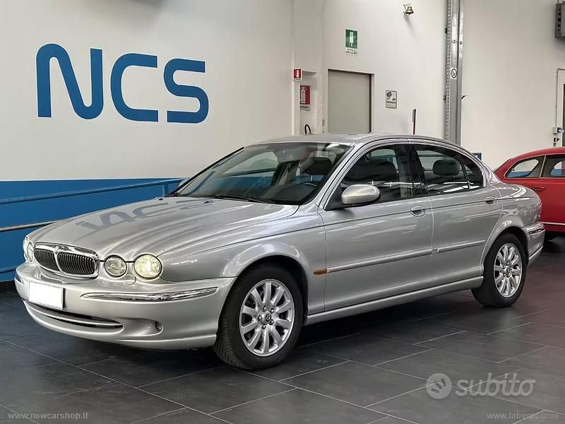 Usata Jaguar X-type Executive 196 CV (144 kW) 2001 Argento Berlina