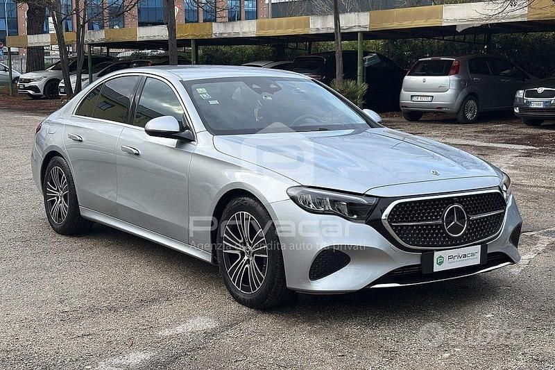 Usata Mercedes E220 Advanced 197 CV (144 kW) 2024 Grigio Berlina
