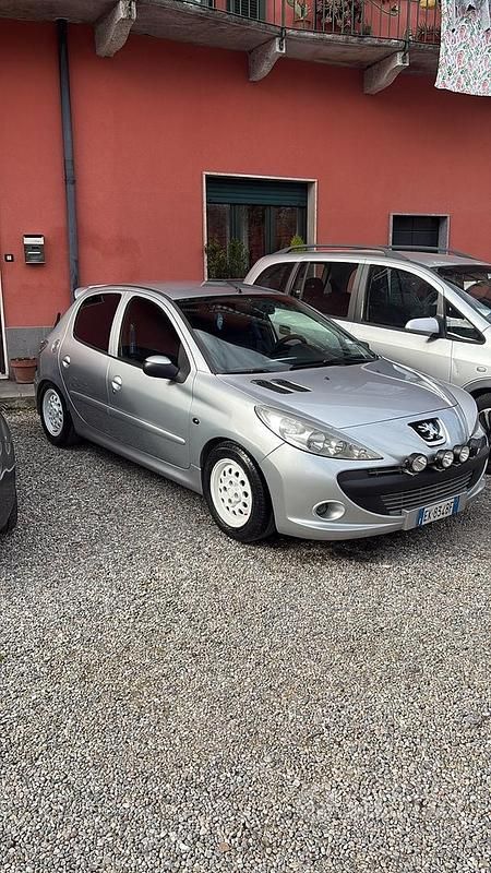Usata Peugeot 206 60 CV (44 kW) 2011 Grigio Berlina