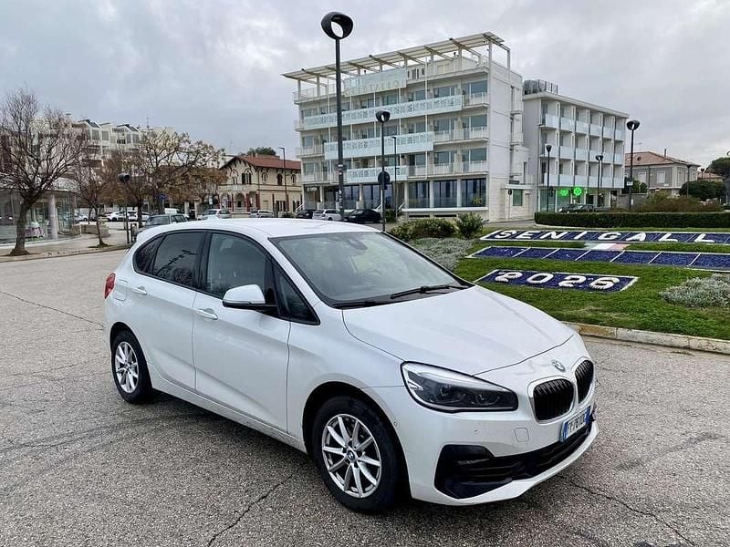 Usata BMW 216 Active Tourer Luxury Line 116 CV (85 kW) 2018 Bianco Monovolume