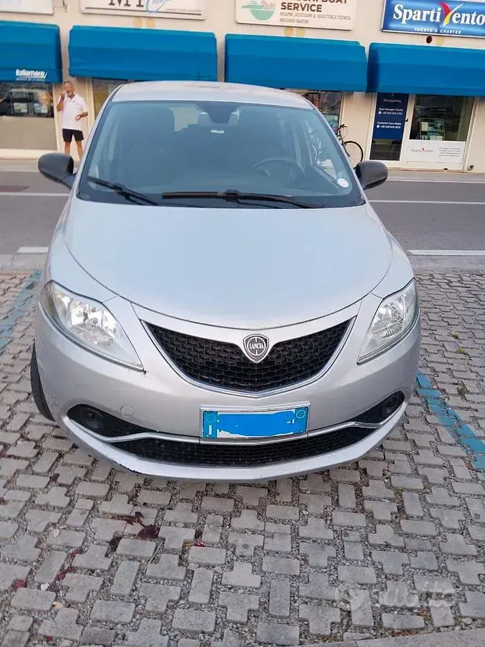 Usata Lancia Ypsilon 69 CV (50 kW) 2016 Utilitaria