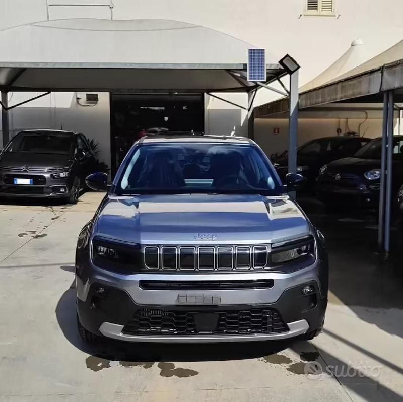 Nuova Jeep Avenger Altitude 100 CV (73 kW) 2025 Grigio SUV