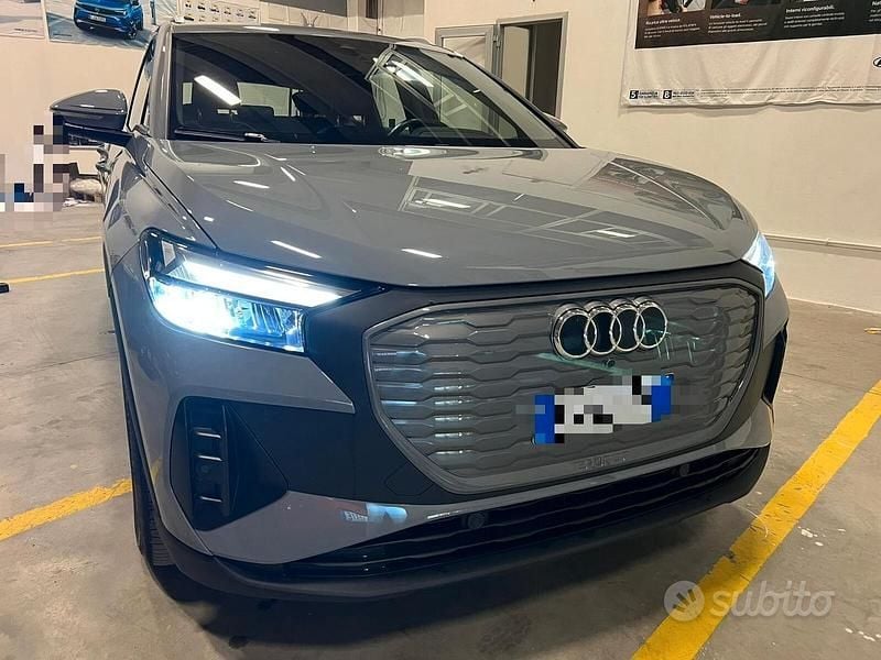Grigio Usata 2023 Audi Q4 e-tron Advanced SUV | 37.500 € (Super prezzo) - Immagine 1/4