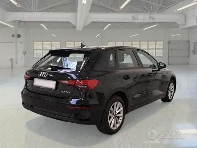 Gebraucht Audi A3 Business 116 PS (85 kW) 2022 Schwarz Limousine