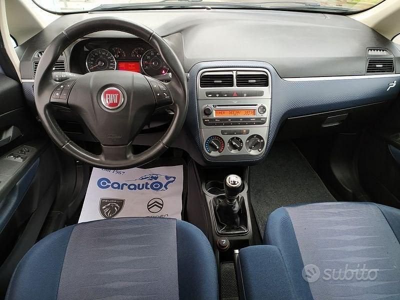 Usata Fiat Grande Punto Dynamic 77 CV (56 kW) 2009 Grigio Utilitaria