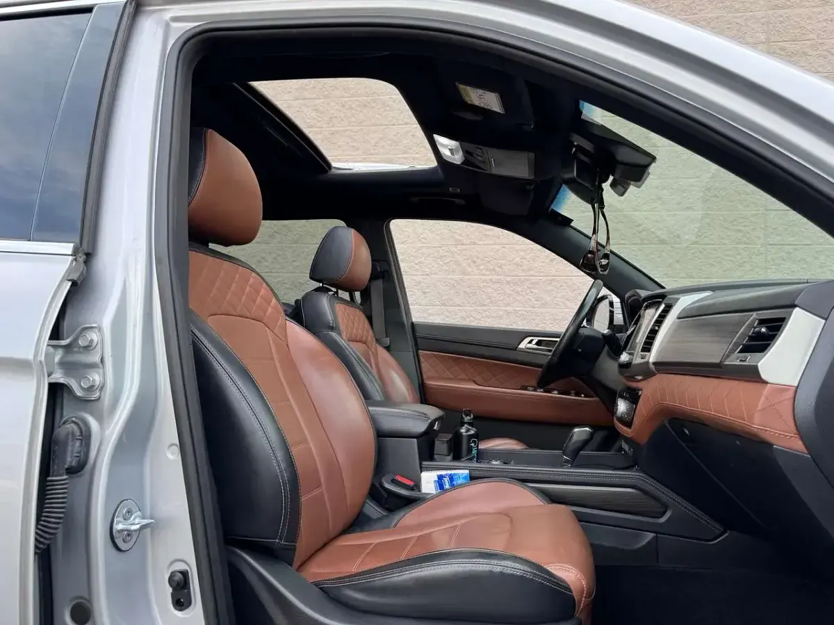 Usata SsangYong Rexton 181 CV (133 kW) 2018 Argento metallizzato SUV