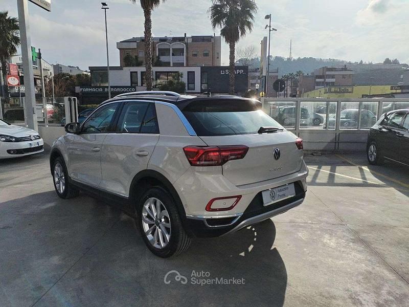 Usata VW T-Roc Style 150 CV (110 kW) 2022 Gray SUV