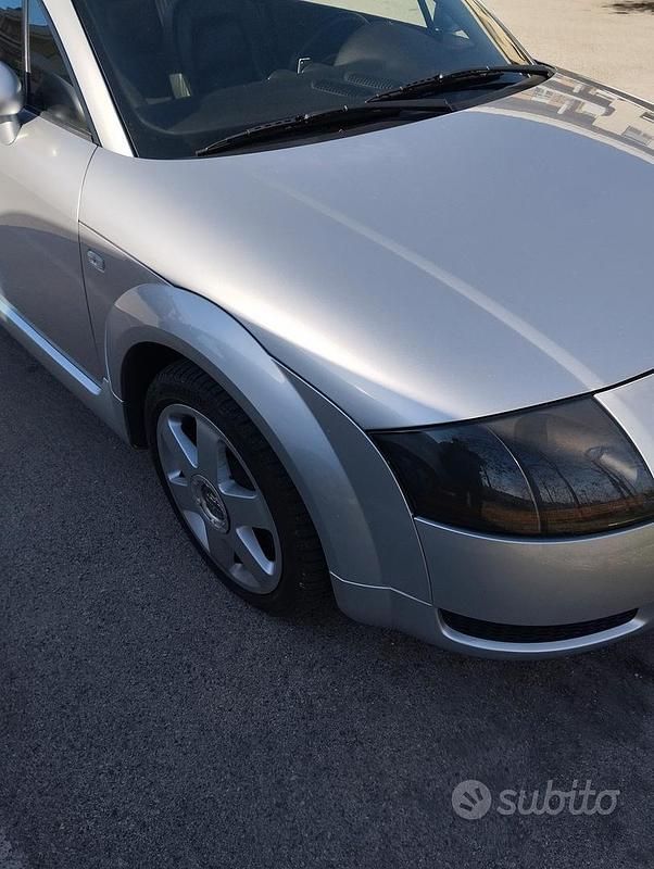 Usata Audi TT 225 CV (165 kW) 1999 Grigio Coupé