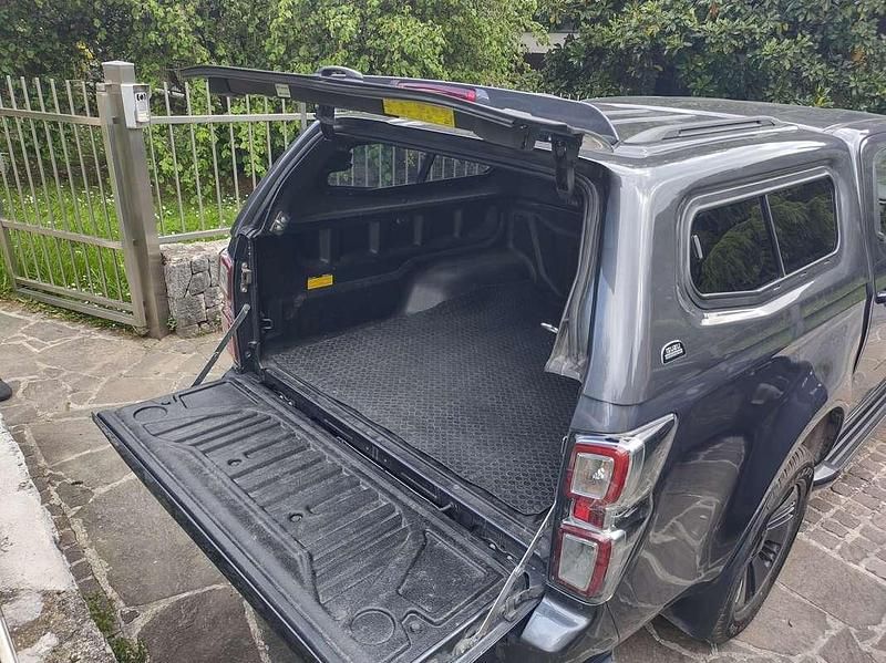 Usata Isuzu D-Max 163 CV (119 kW) 2021 Grigio Pick-up