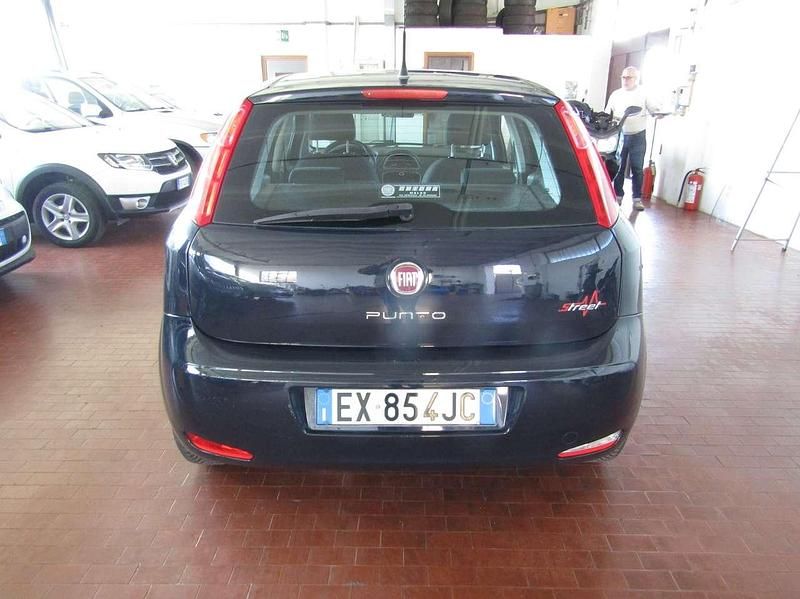 Usata Fiat Punto Street 69 CV (50 kW) 2015 Blu/azzurro Utilitaria