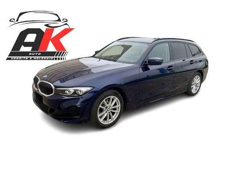 Usata BMW 318 Shadowline 150 CV (110 kW) 2022 L0c3z blu tanzanite ii met. Station wagon