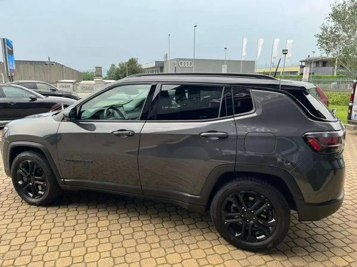 Usata Jeep Compass Night Eagle 131 CV (96 kW) 2023 Grigio SUV