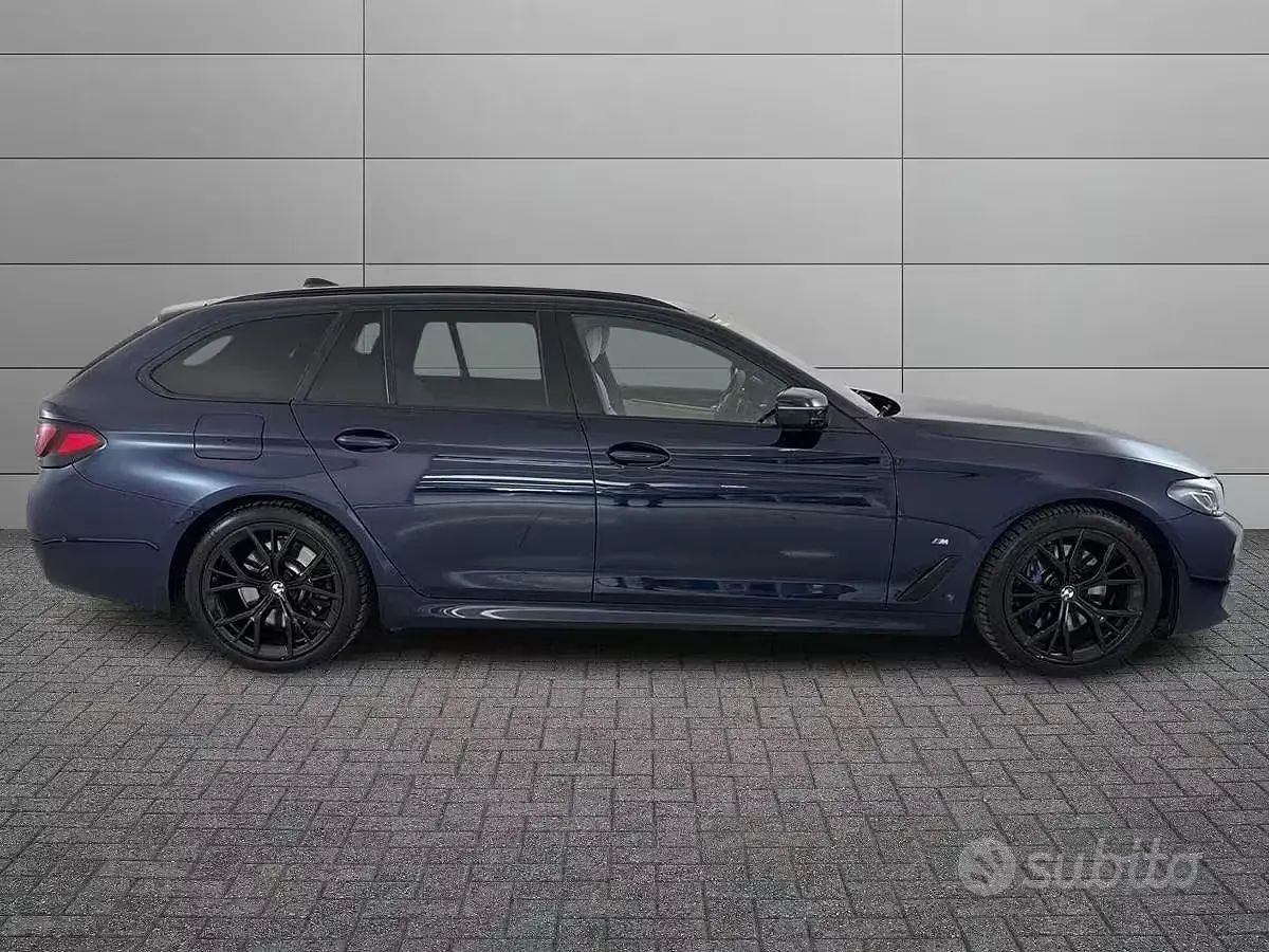 Usata BMW 520 Comfort Edition 190 CV (139 kW) 2021 Bluazzurro Berlina