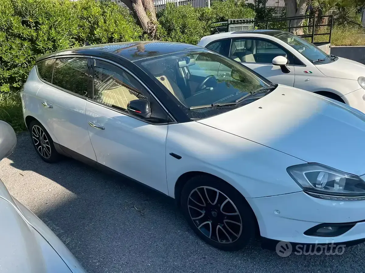 Usata Lancia Delta 120 CV (88 kW) 2013 Bianco Utilitaria