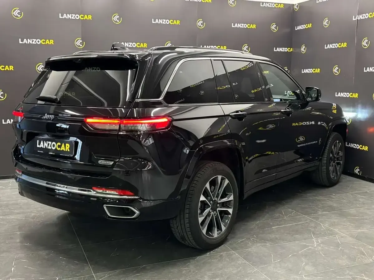 Usata Jeep Grand Cherokee Overland 272 CV (200 kW) 2024 Nero SUV