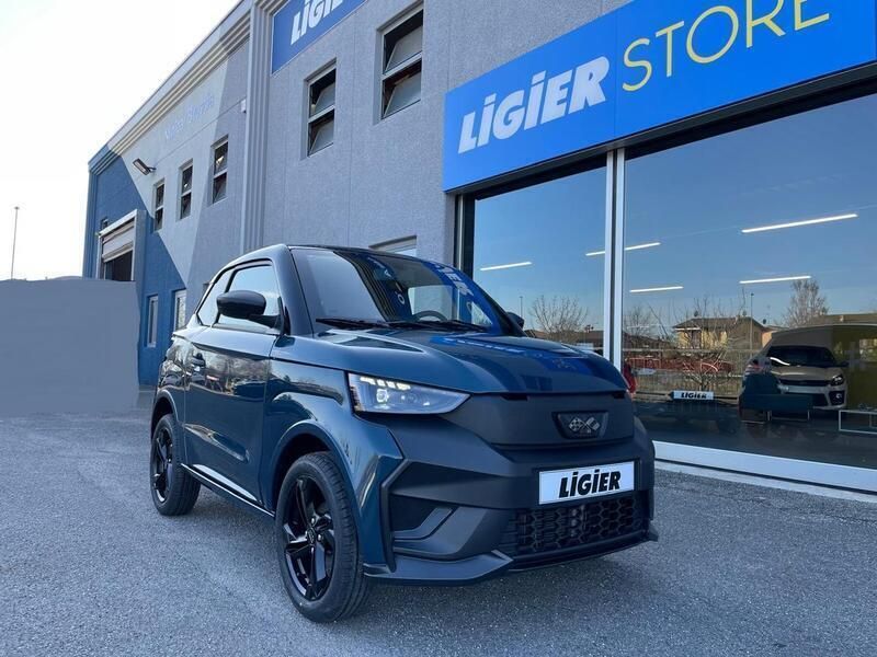 Blu Nuova 2025 Ligier JS50 Due volumi | 18.390 € (Molto cara) - Immagine 1/4