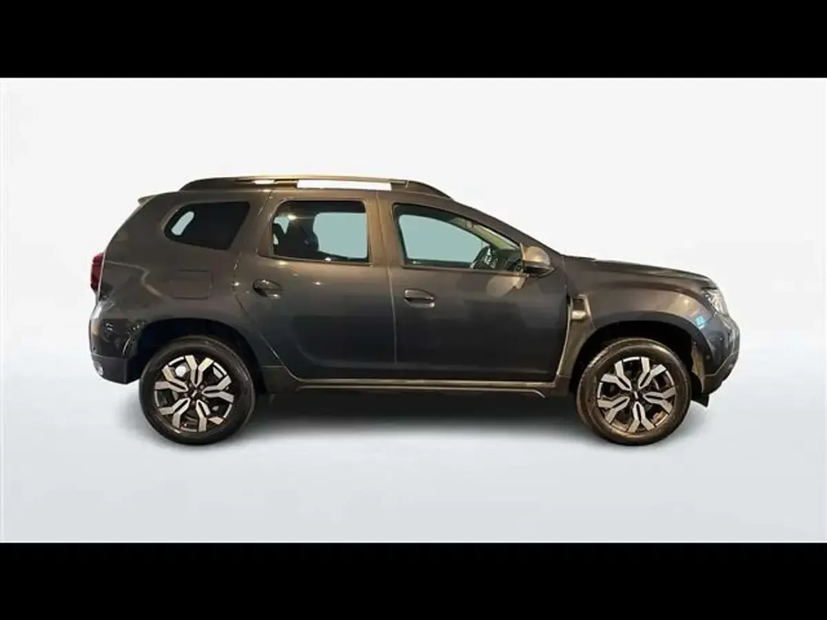 Usata Dacia Duster Prestige 101 CV (74 kW) 2023 Grigio scuro SUV