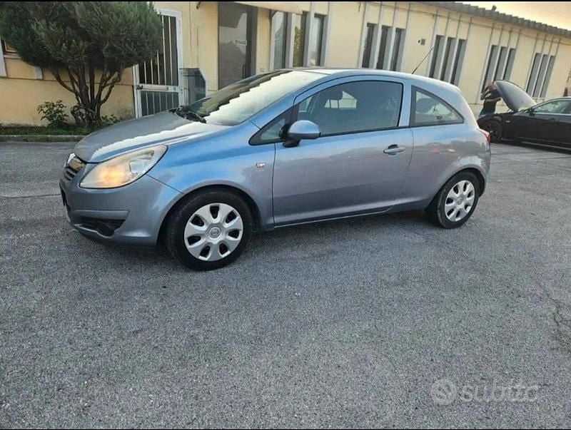 Usata Opel Corsa 80 CV (58 kW) 2009 Bianco Berlina