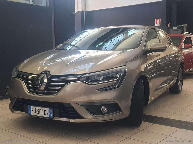 Usata Renault Mégane IV Bose Edition 132 CV (97 kW) 2017 Oro Berlina