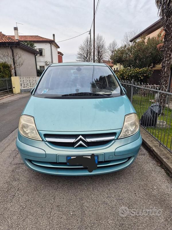 Usata Citroën C8 109 CV (80 kW) 2024 Verde Monovolume